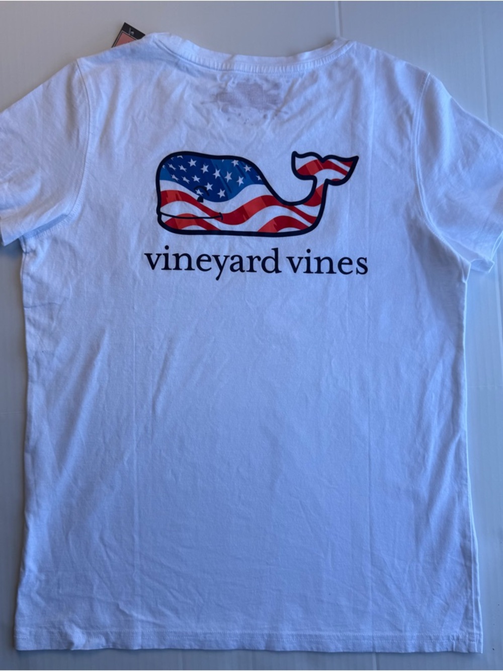 Vineyard Vines Women’s Flag Whale Pocket Tee Size S White New w/ Flaw